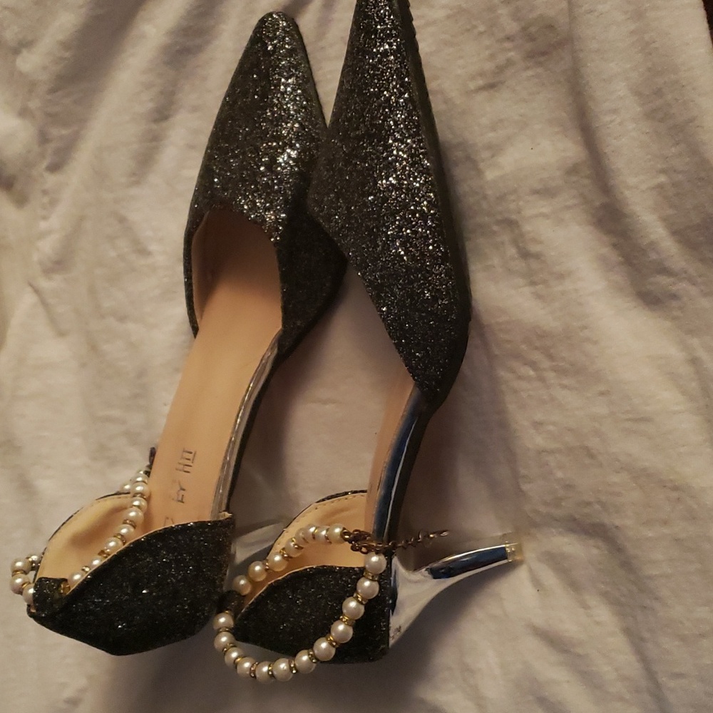 High Heals - Picture 4 of 4